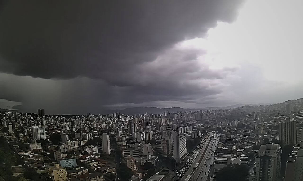 Alerta Amarelo Para Temporais Chuva Intensa Raios E Ventania Em